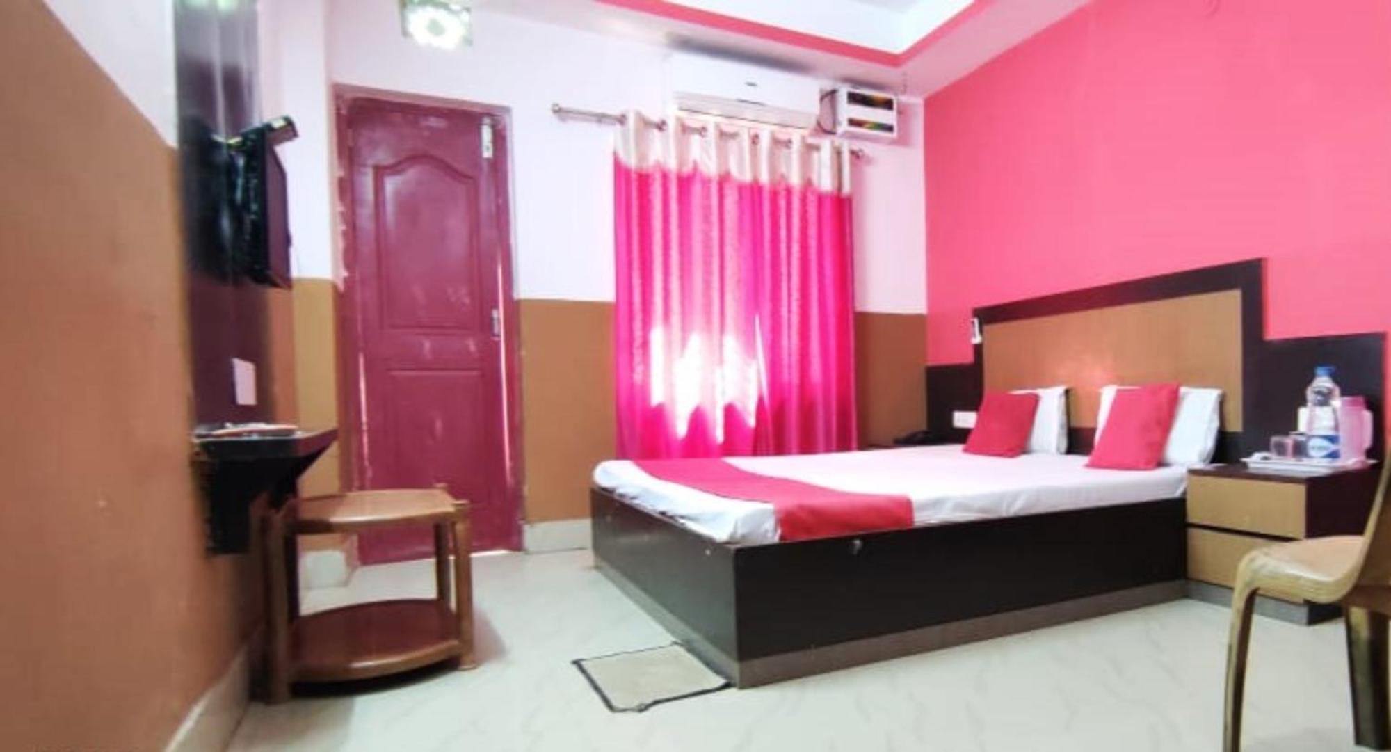 Hotel Samrat Palace Near Puri Sea Beach Best Choice Of Travellers By Morservices Extérieur photo